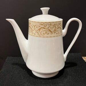Chris Madden Elegant Gold Swirl White and Gold Teapot 5 Cup